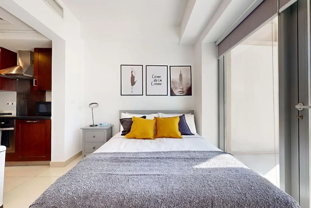 Studio In Best Part Of Downtown With Amazing Pool Dubai United Arab Emirates