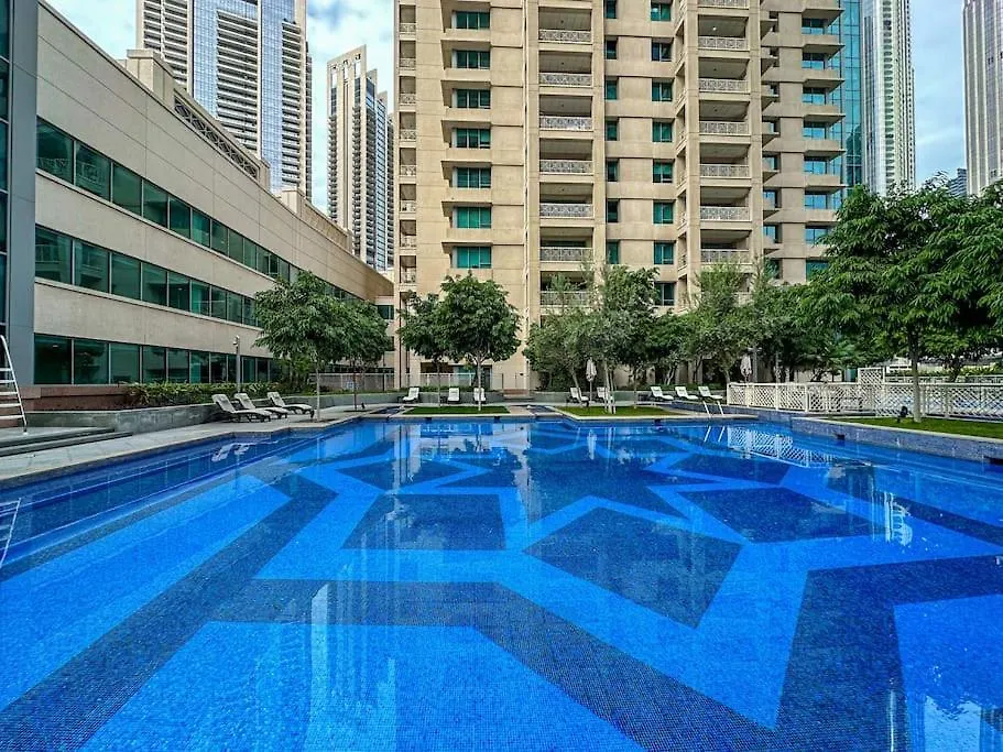 Studio In Best Part Of Downtown With Amazing Pool Dubai Apartment